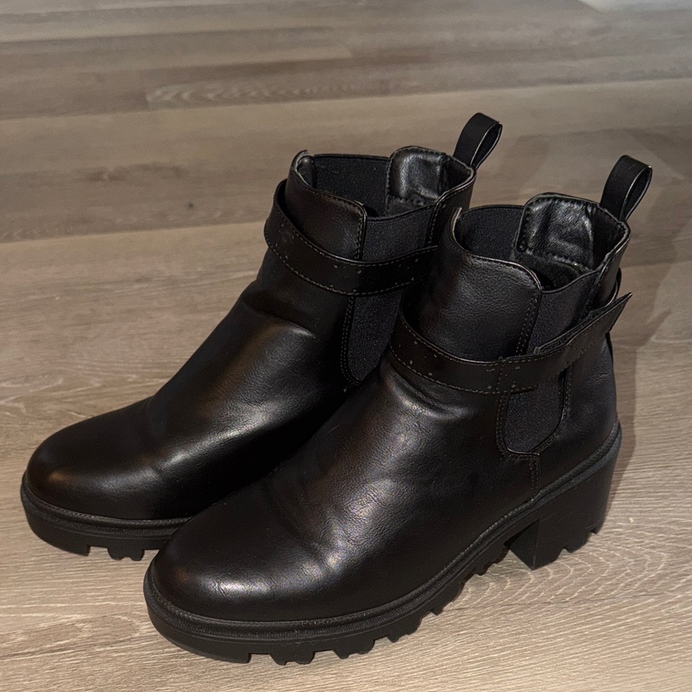 Nicole Miller Black Ankle Booties